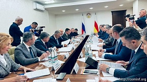 В Цхинвале состоялось 22-е заседание Межправительственной комиссии по социально-экономическому сотрудничеству между Россией и Южной Осетией