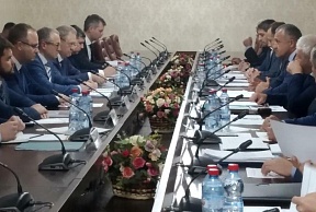 Президент Республики Южная Осетия А.И.Бибилов провел рабочее совещание с делегацией Министерства экономического развития Российской Федерации