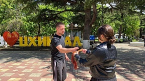 Более 2 тысяч георгиевских ленточек раздали в Цхинвале активисты общественной организации