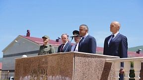 Посол России в Южной Осетии М.М.Кулахметов принял участие в торжественном мероприятии по случаю 13-й годовщины со дня образования Пограничного управления ФСБ Российской Федерации в Республике Южная Осетия