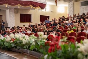 В Государственном драматическом театре им.К.Хетагурова в Цхинвале состоялось торжественное мероприятие, посвященное 100-летнему юбилею со Дня основания Национального музея Южной Осетии