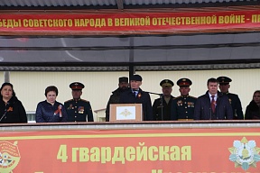 Посол России в Южной Осетии М.М.Кулахметов поздравил военнослужащих 4 РВБ с Днем Победы 