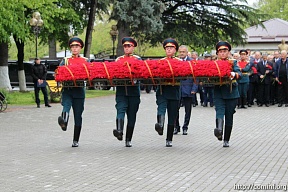 Посол России в Южной Осетии М.М.Кулахметов принял участие в торжественной церемонии возложения гирлянды Славы и Памяти у Вечного огня