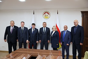 Президент РЮО А.Э.Гаглоев принял делегацию Совета Федерации Федерального Собрания Российской Федерации